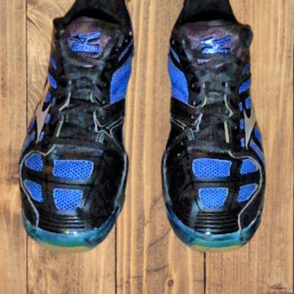 Mizuno Women's Wave Lightning RX2 Volleyball Shoe Size 7.5